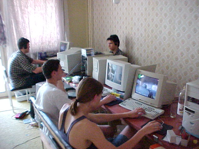 1.jpg (68752 bytes)