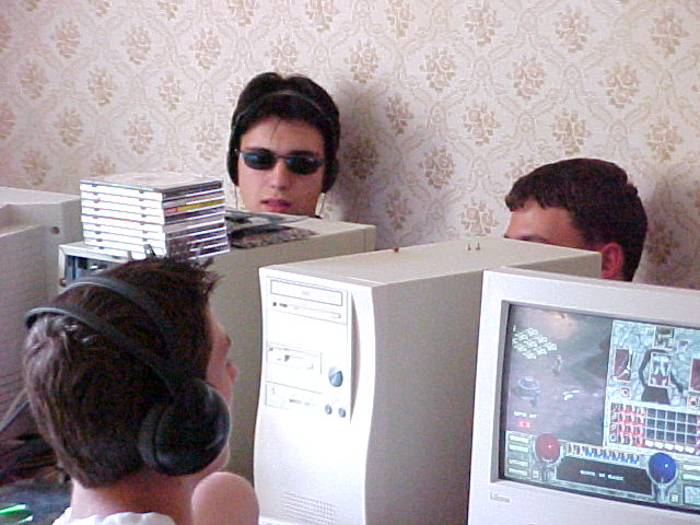 Mvc-201f.jpg (67837 bytes)